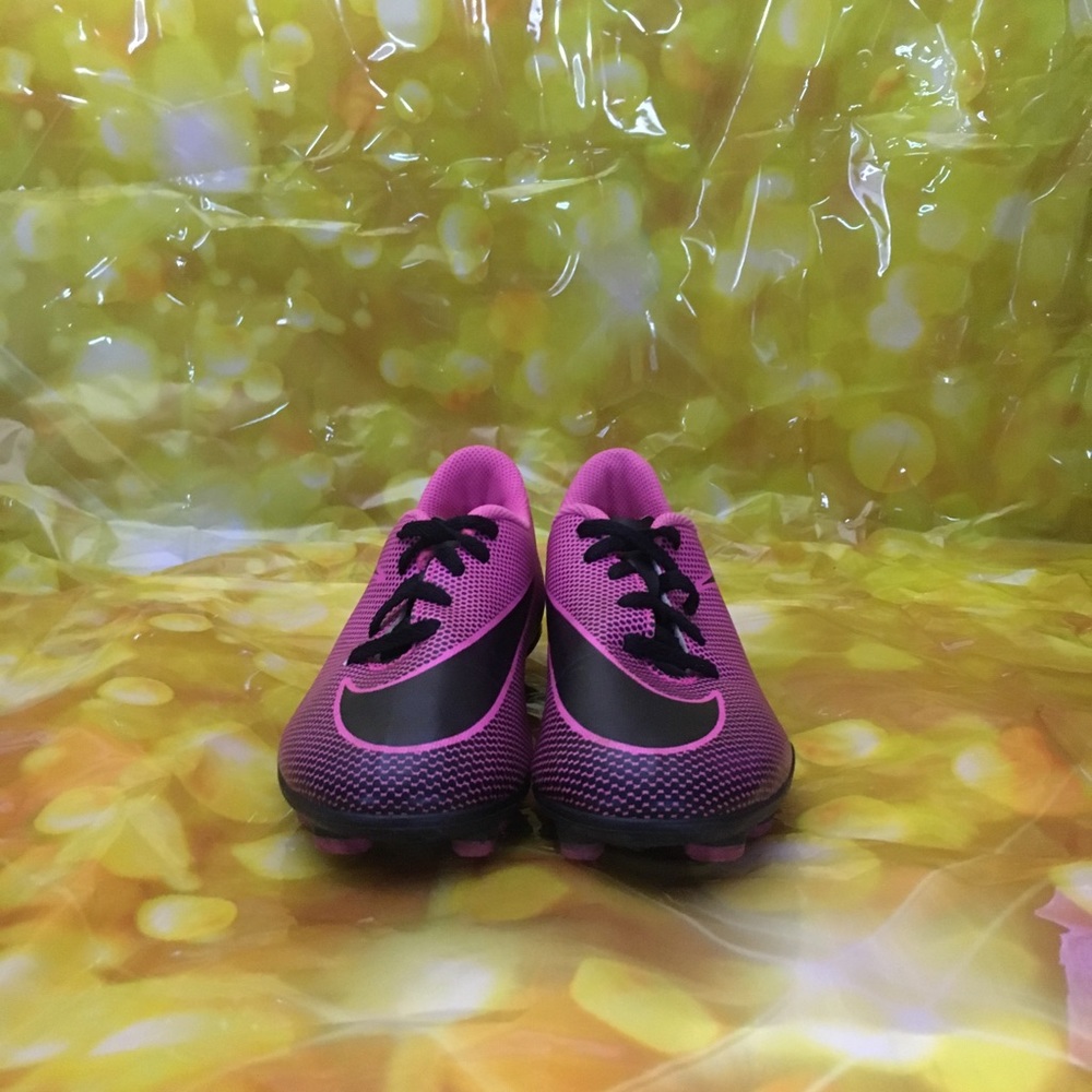 Nike cleats kids size 1y